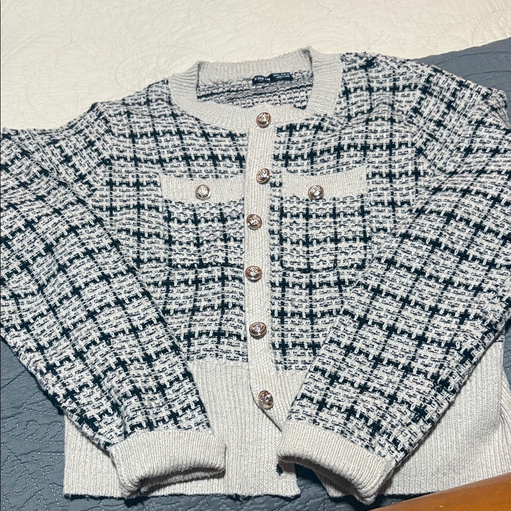 SHEIN Black and Cream Plaid Cardigan - Picture 1 of 2
